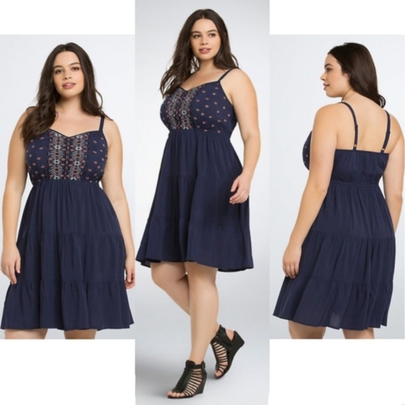 torrid Dresses & Skirts - Torrid embroidered Challis sundress Size 0